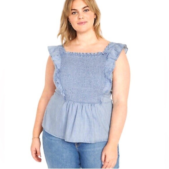 Old Navy Tops - Old Navy NWT Top Smocked Chambray Light Wash Flutter Sleeve Peplum size 3X